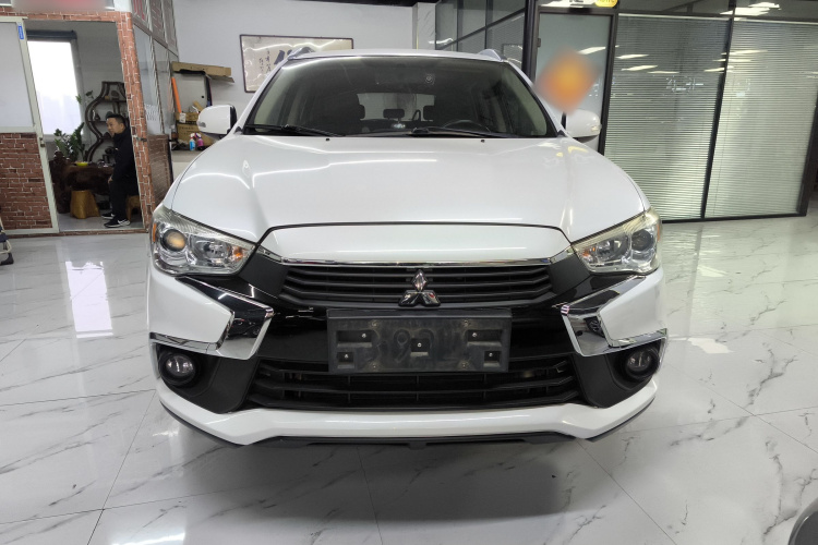 三菱 劲炫ASX 2018款 2.0L CVT两驱尊享版车身外观2