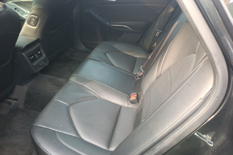 丰田 亚洲龙 2022款 2.0L 豪华版中控内饰21