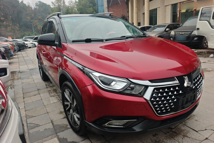 纳智捷 U5 SUV 2017款 1.6L 手动骑士版车身外观3