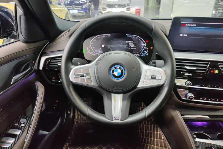 宝马5系新能源 2022款 改款二 535Le M运动套装中控内饰13