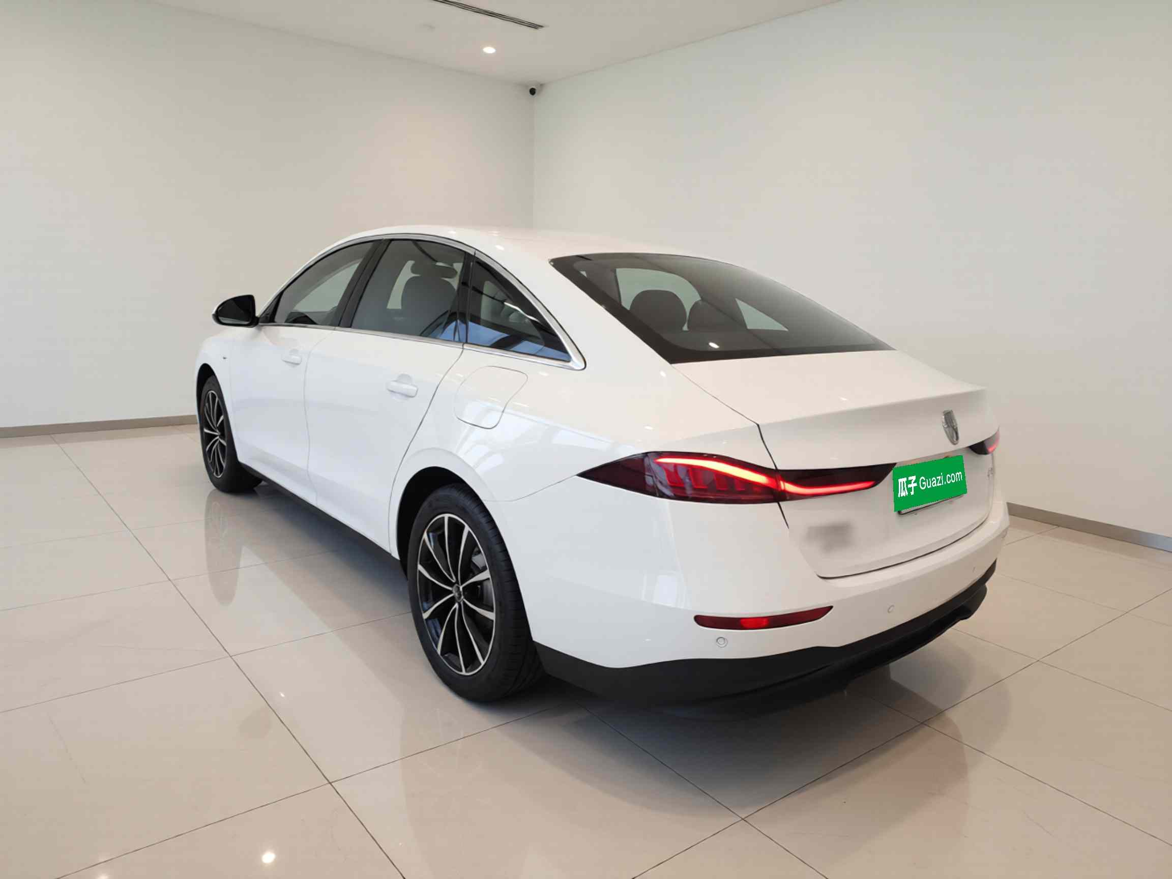 荣威D7 2025款 DMH 125km 世界冠军版(3)