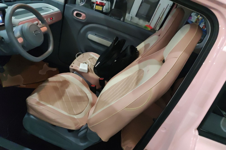 奔腾小马 2025款 222km 闪电马中控内饰19