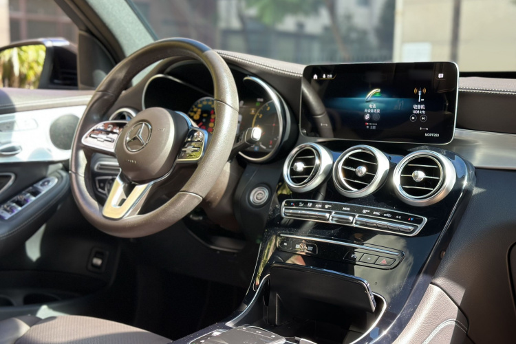 奔驰GLC 2020款 改款 GLC 260 L 4MATIC 豪华型中控内饰7008