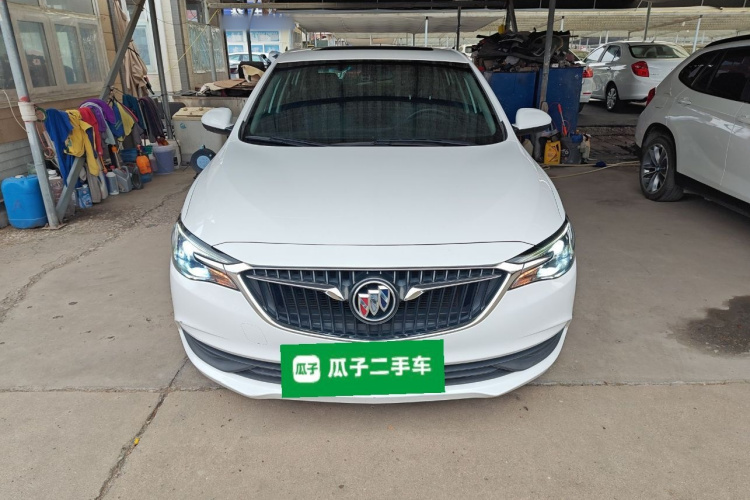 别克 英朗 2021款 改款 典范 1.5L 自动精英型车身外观2