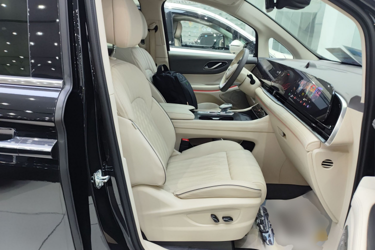 岚图汽车 岚图梦想家 2022款 0碳版 梦+智享包 475km局部细节41