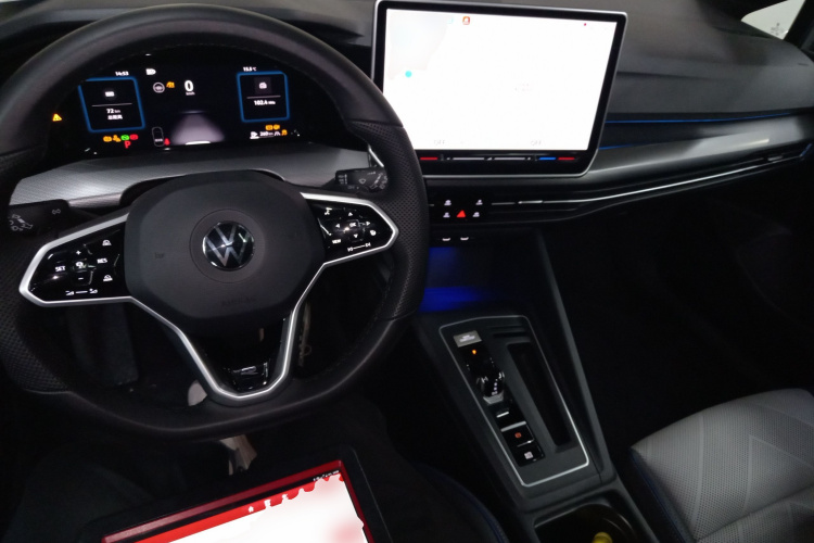 大众 高尔夫 2025款 改款二 300TSI R-Line中控内饰7002