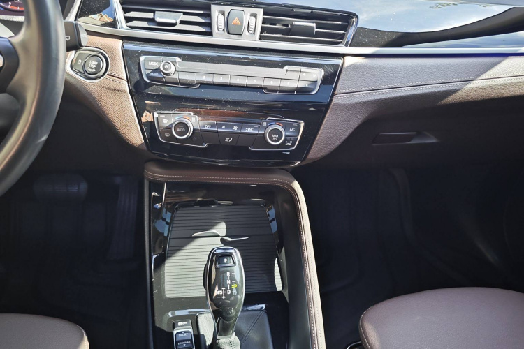 宝马X2 2023款 sDrive25i M运动曜夜版中控内饰7004