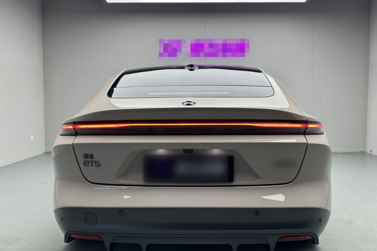 蔚来ET5 2022款 75kWh车身外观6004