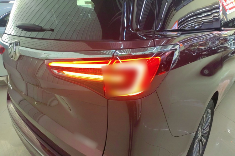 别克GL8 2022款 ES陆尊 653T 豪华型车身外观9