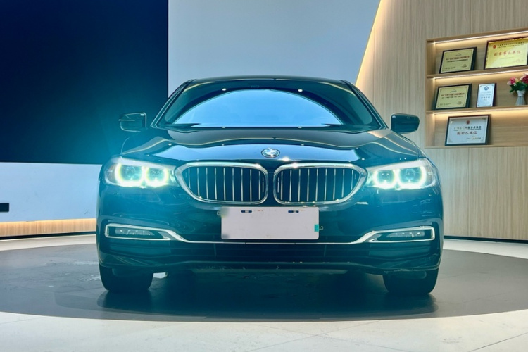 宝马5系 2019款 525Li 豪华套装车身外观6006