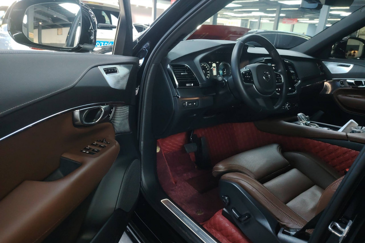 沃尔沃XC90新能源 2022款 改款 E驱混动 T8 智尊豪华版 7座中控内饰7003