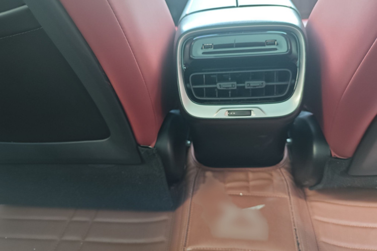 小鹏P7 2022款 670N+中控内饰7008