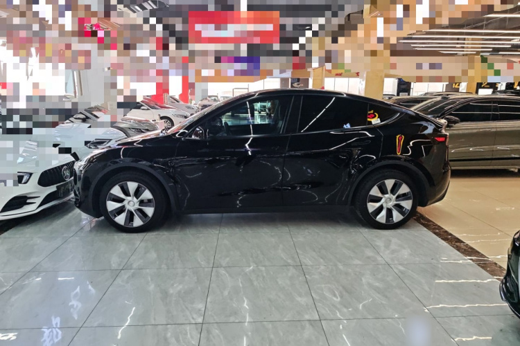 特斯拉 Model Y 2022款 改款 长续航全轮驱动版车身外观4