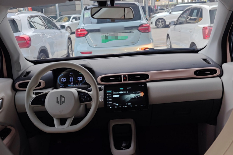 零跑汽车 零跑T03 2023款 200轻享版中控内饰12