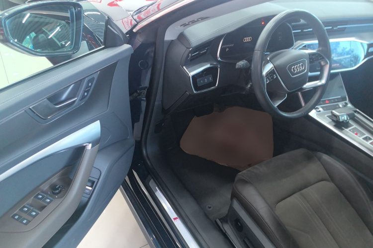 奥迪A7L 2022款 45 TFSI S-line 筑梦未来版中控内饰7003