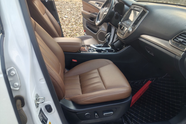 长安CS95 2017款 2.0T 两驱智途版局部细节41