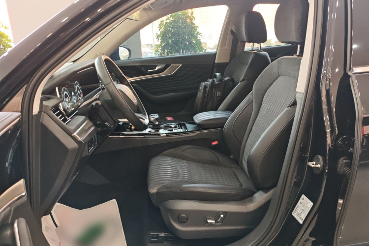 红旗HS5 2022款 2.0T 智联旗悦版中控内饰19