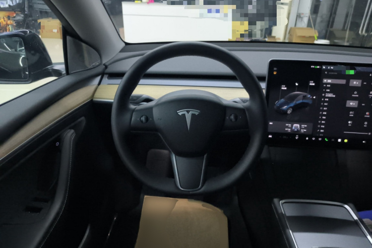 特斯拉 Model Y 2022款 改款 长续航全轮驱动版中控内饰13