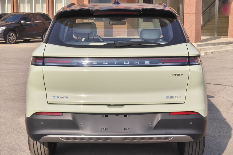 奔腾 悦意07 2025款 150km 心悦版车身外观6004