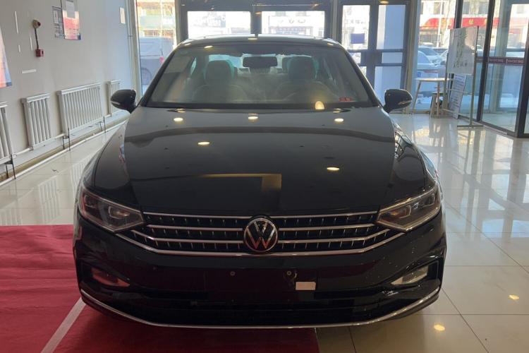 大众 迈腾 2023款 200万辆纪念版 280TSI DSG舒适型车身外观6001