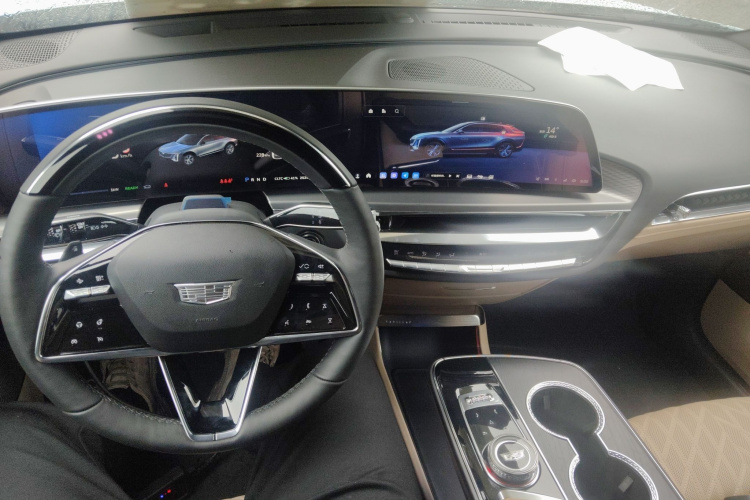凯迪拉克 IQ锐歌 2022款 四驱高性能尊贵版中控内饰7002