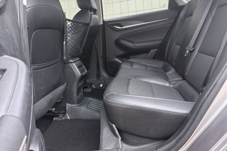 长安 逸动 2022款 PLUS 1.6L GDI CVT精英型中控内饰7003