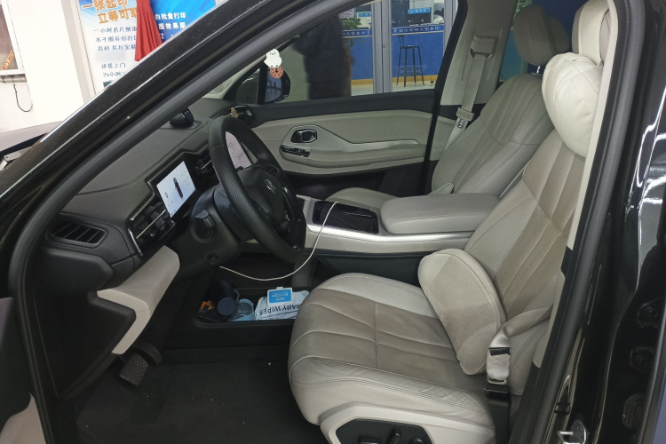 蔚来ES8 2018款 355KM 基准版 七座版中控内饰19