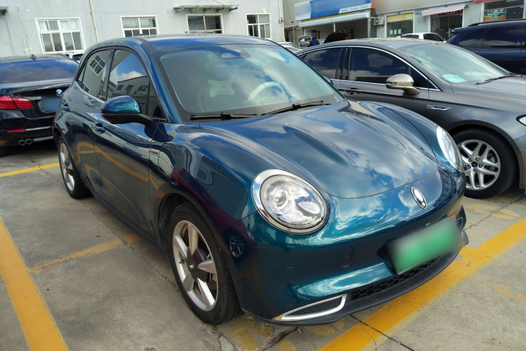 欧拉好猫 2023款 401km标准续航 豪华型 磷酸铁锂车身外观3