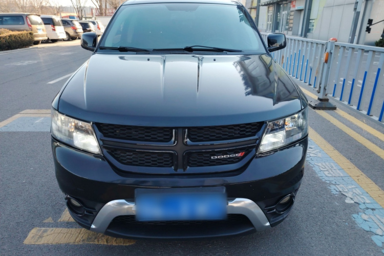 道奇 酷威 2016款 2.4L 两驱旅行版车身外观2