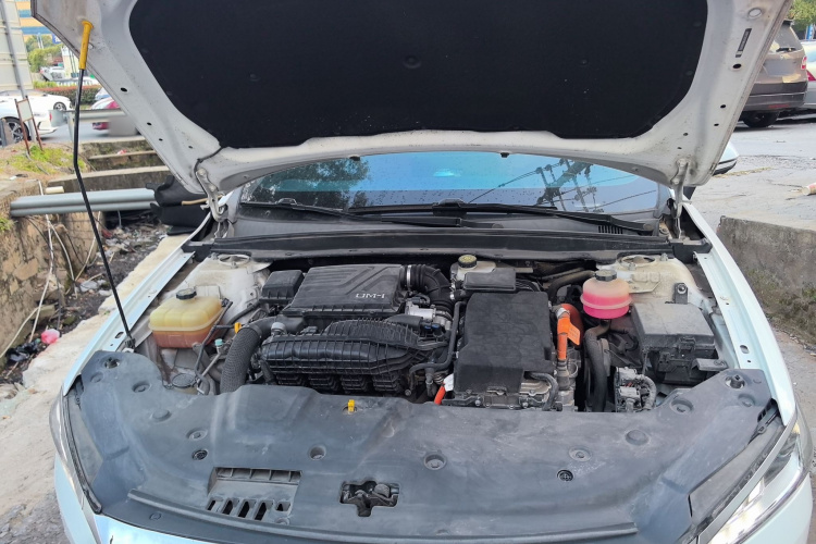 比亚迪 秦PLUS 2021款 DM-i 120KM 旗舰型机舱底盘24