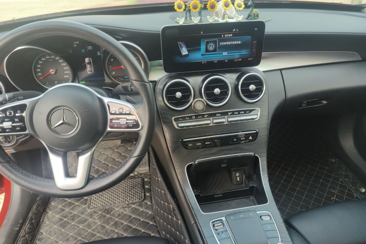 奔驰C级 2019款 C 260 L 运动版中控内饰12