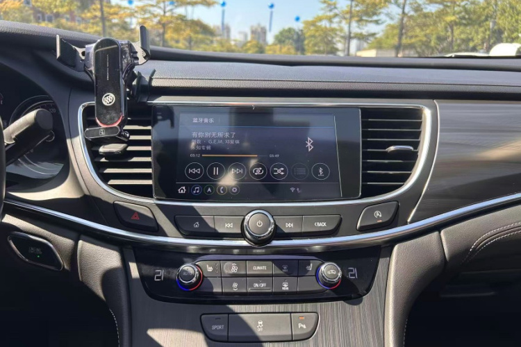 别克 君越 2021款 652T 豪华型中控内饰7004