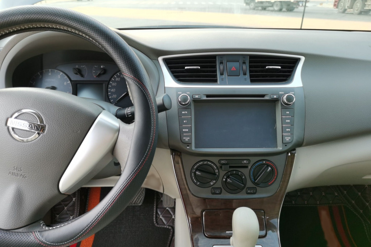 日产 轩逸 2012款 1.6XE CVT舒适版局部细节16