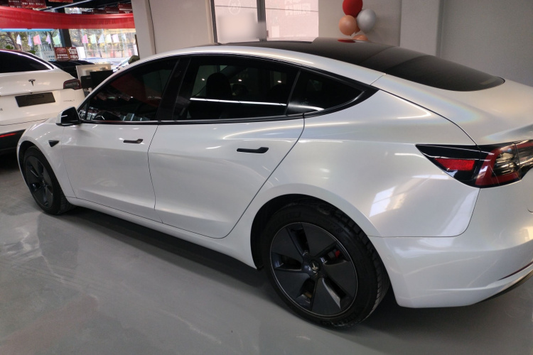 特斯拉 Model 3 2022款 后轮驱动版车身外观4