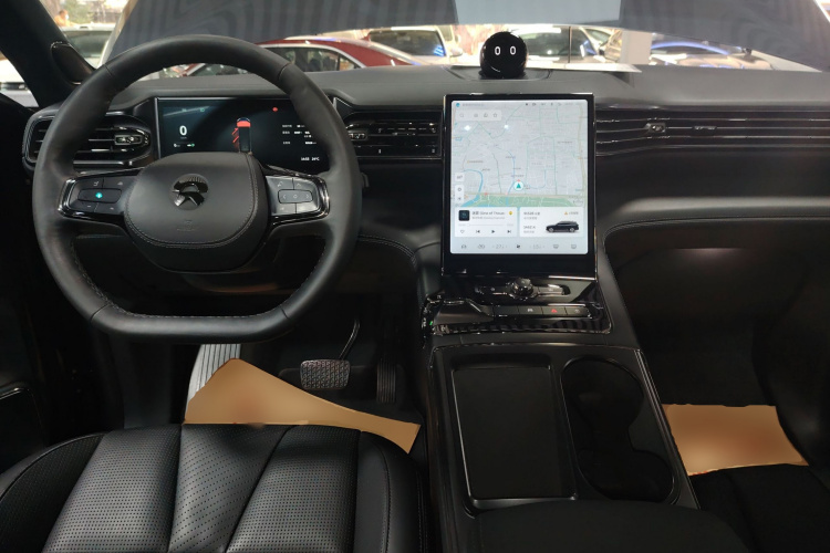 蔚来ES8 2020款 580KM 签名版 六座版中控内饰7002