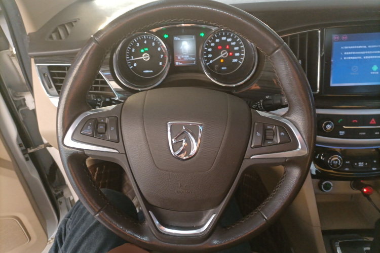 宝骏730 2016款 1.8L iAMT豪华型 7座中控内饰13