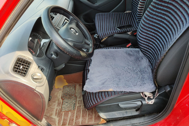 大众 Polo 2016款 1.4L 手动风尚型中控内饰19