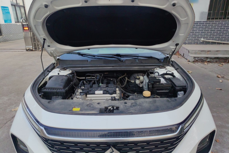 宝骏RC-5 2020款 1.5L 手动智耀豪华型局部细节24