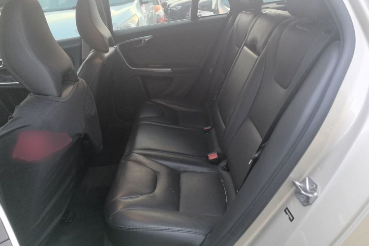 沃尔沃V60 2017款 T5 智逸版 国V中控内饰7004