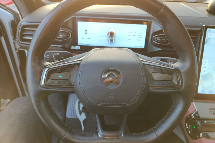 蔚来EC6 2020款 615KM 签名版中控内饰13