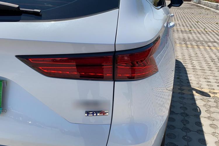 哈弗枭龙MAX 2023款 1.5L Hi4 105 四驱智能旗舰版车身外观9