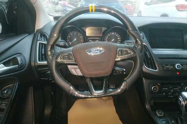 福特 福克斯 2017款 三厢 EcoBoost 180 自动精英型局部细节13