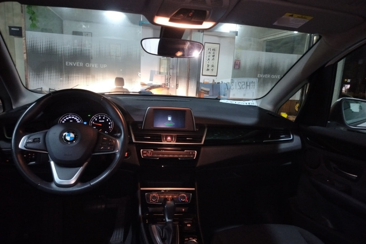 宝马2系旅行车 2018款 218i 时尚型中控内饰22