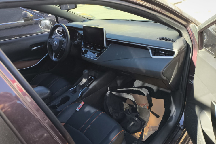 丰田 雷凌 2019款 双擎 1.8H E-CVT运动版 国VI中控内饰12