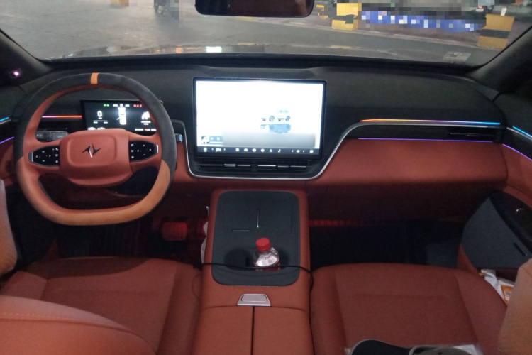 东风奕派 eπ008 2024款 210Max增程版 6座中控内饰12