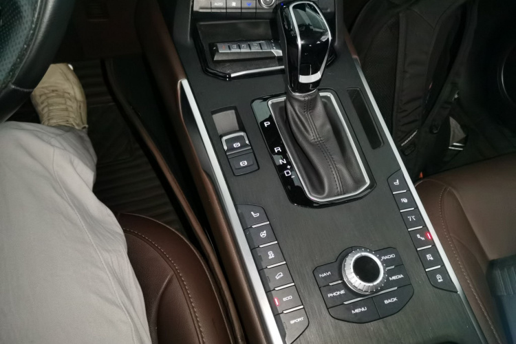 魏牌 VV5 2017款 2.0T 旗舰型局部细节18