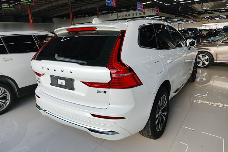 沃尔沃XC60 2022款 B5 四驱智逸豪华版车身外观7