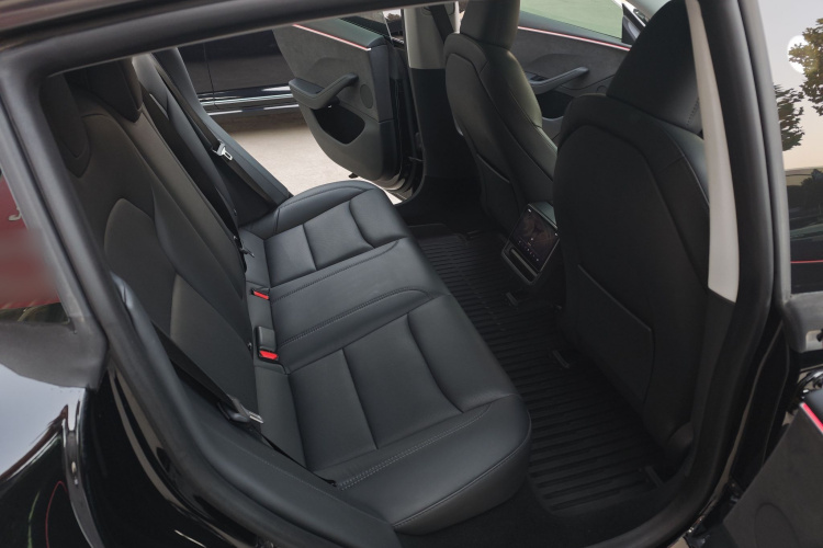 特斯拉 Model 3 2023款 长续航全轮驱动版中控内饰7004