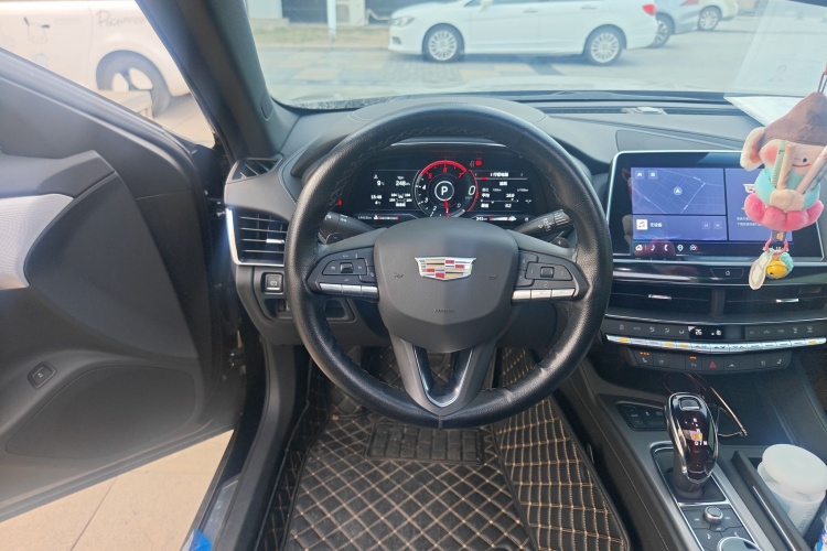 凯迪拉克CT5 2023款 28T 豪华型（标准版）中控内饰13