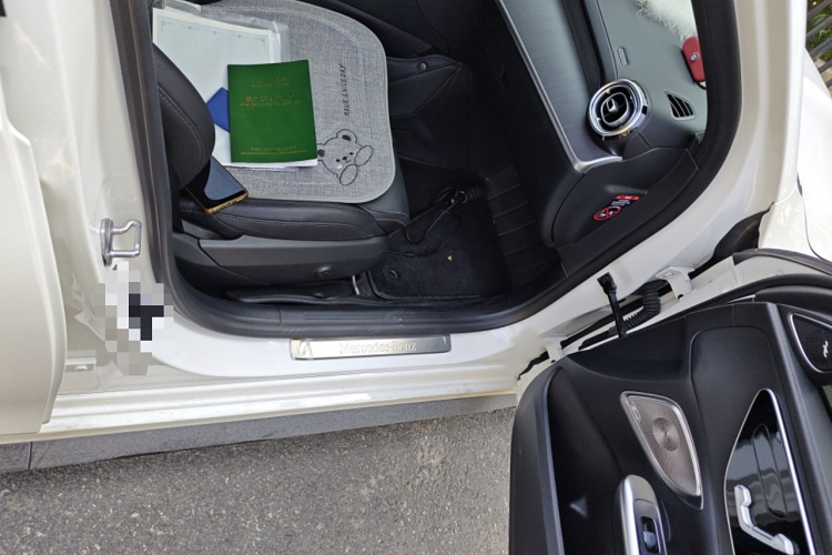 奔驰C级 2023款 C 260 L 皓夜运动版局部细节9005